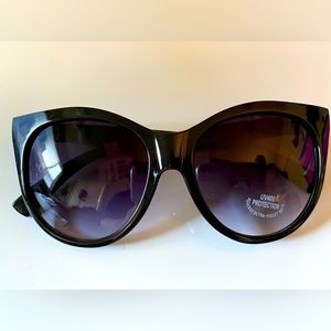 Torrid Sunglasses NWT!